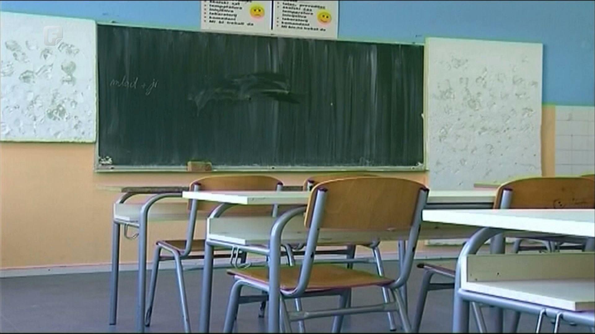 Roditelji tražili da škola otpusti nastavnika pedofila, u međuvremenu on sam dao ostavku